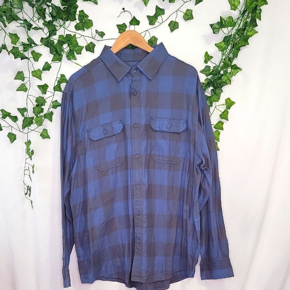 George. Lightweight Flannel. Blue and Gray Plaid Button-Up Shirt. Size XL. NWT